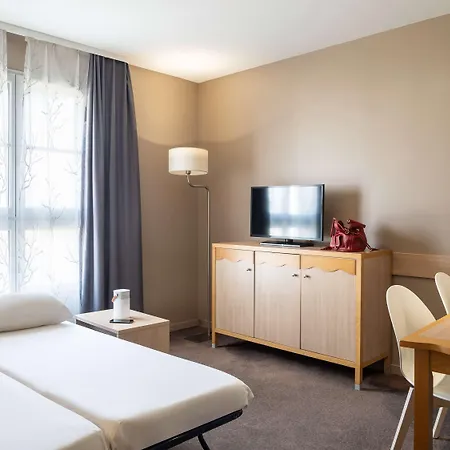 Aparthotel Adagio Val D'Europe Pres De Disneyland Paris Serris Exterior photo